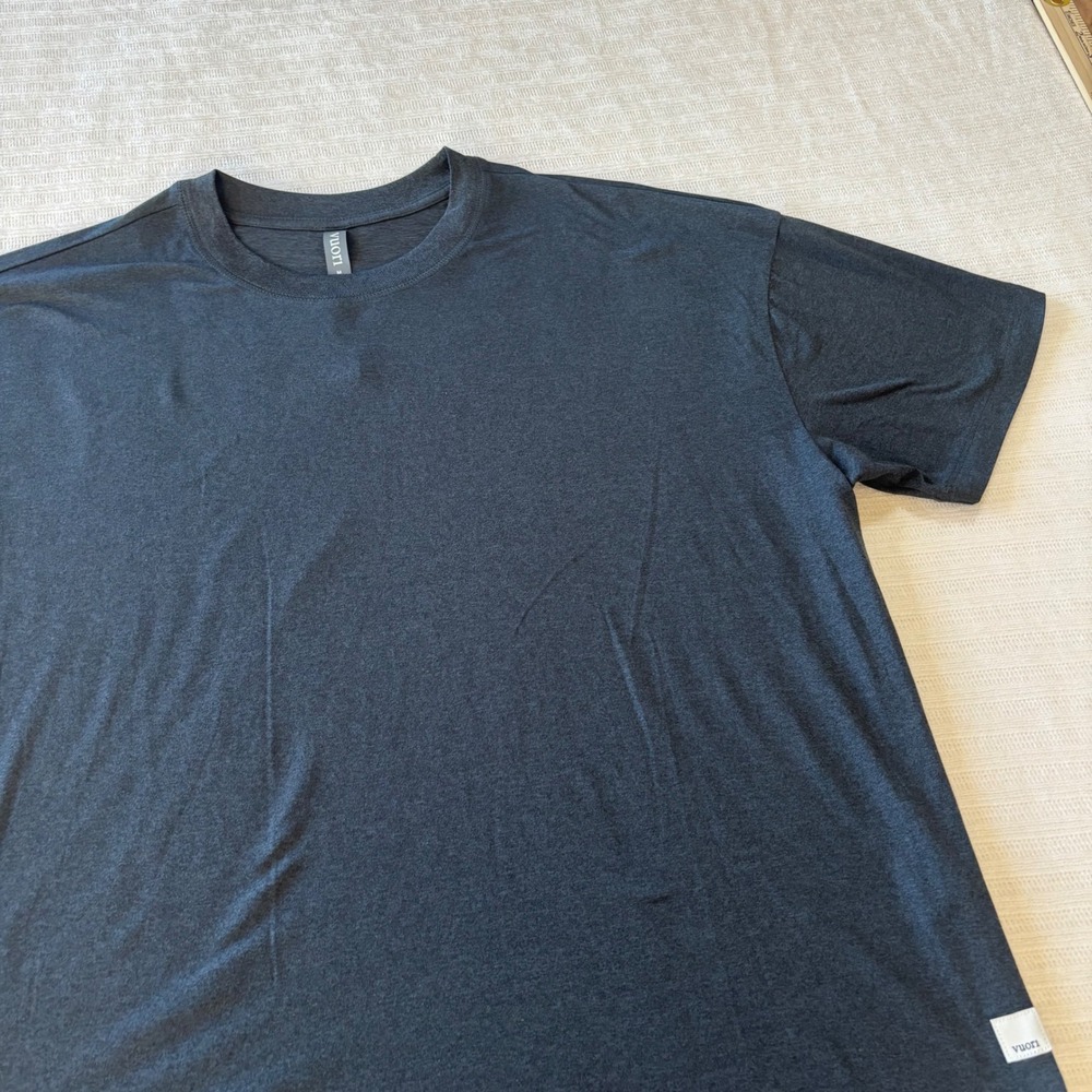 Vuori Zephyr Short Sleeve Tee Charcoal Heather Grey VW132 M